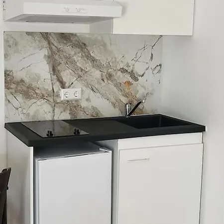 1 Apartment